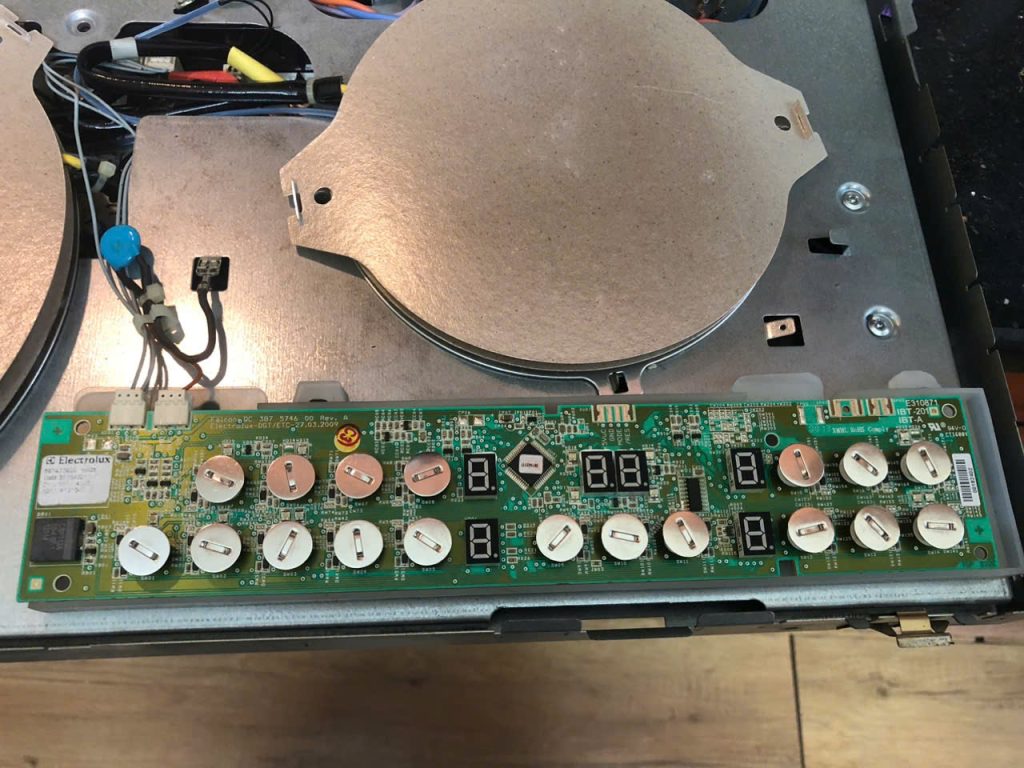 sửa-bếp-từ-aeg-không-hiển-thị