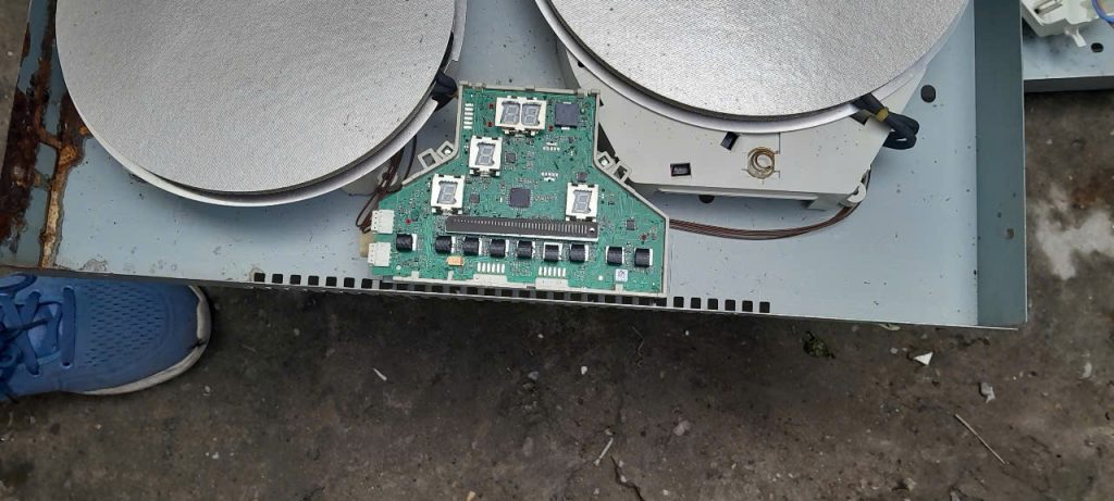 sửa-chữa-bếp-từ-hafele-mat-nguon