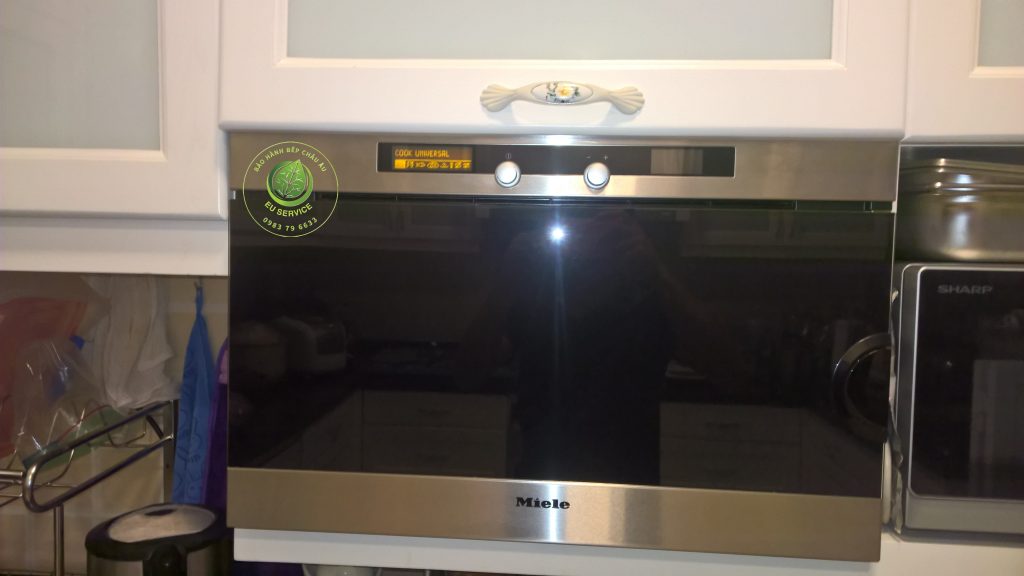 Tẩy cặn thường xuyên hệ thống đun nóng và hộc chứa nước